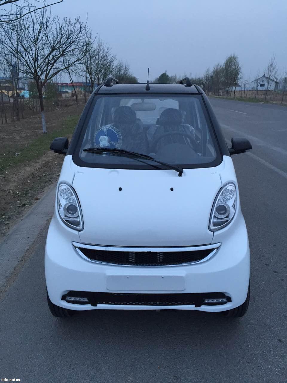 全封闭式四轮电动车