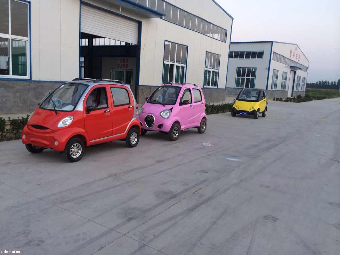 四轮代步电动汽车
