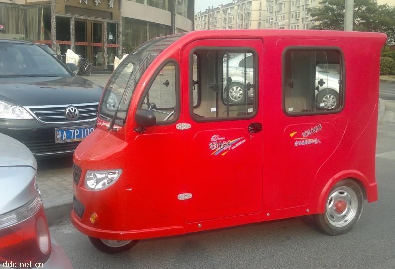 太阳能电动三轮车