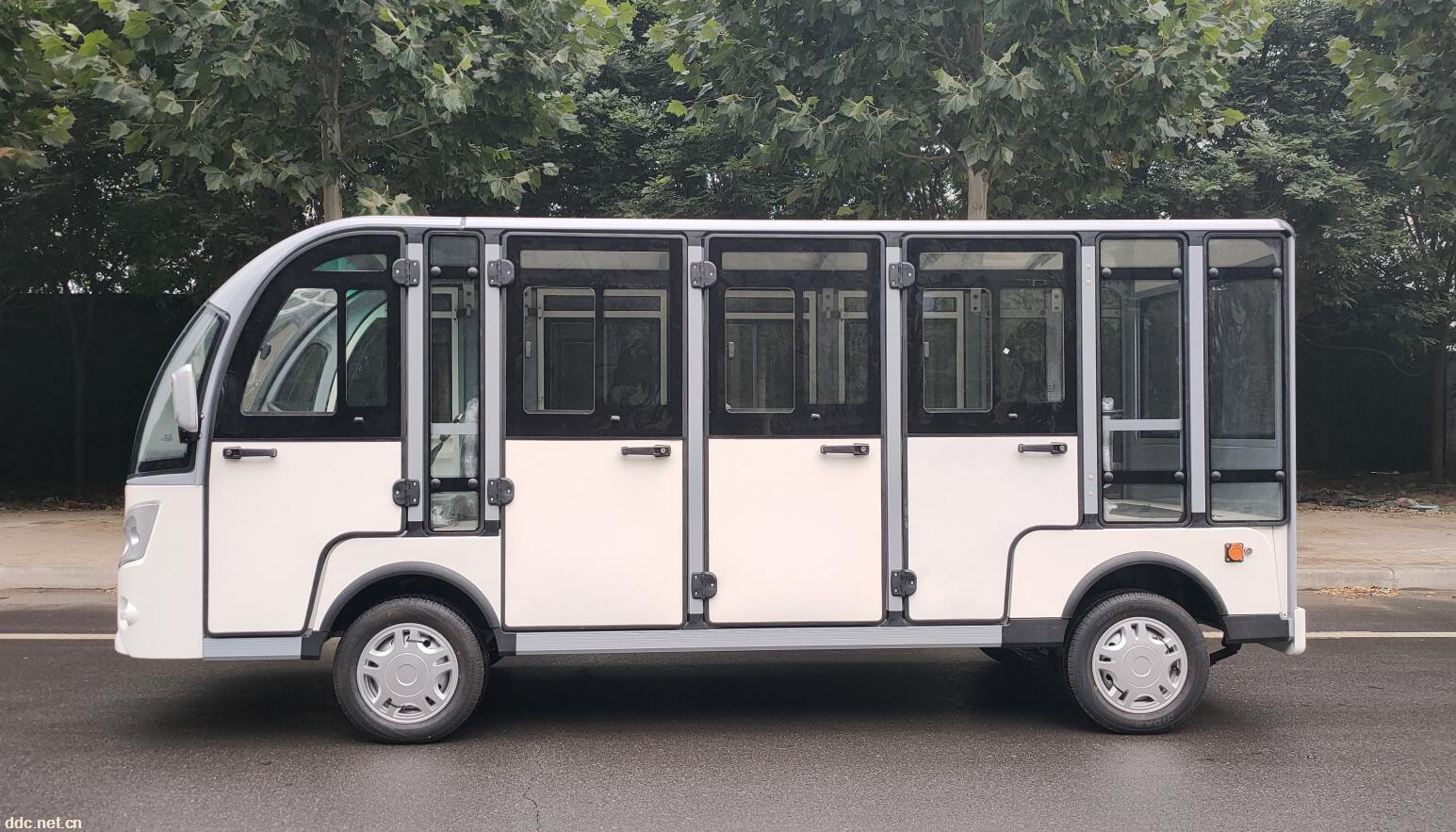 11座带门电动观光车场内运营车