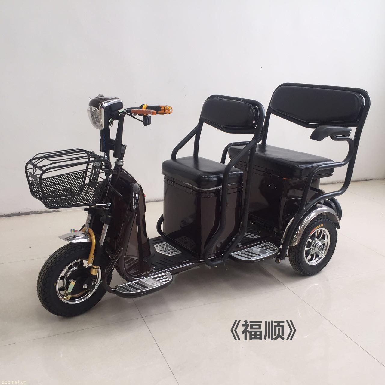 新款友迪休闲车