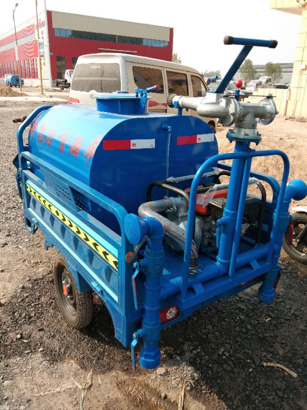 小型电动喷雾微型洒水车