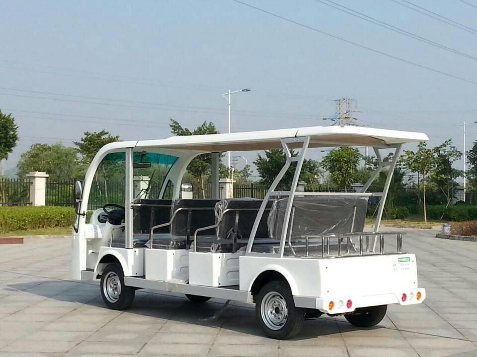 十一座电动观光车