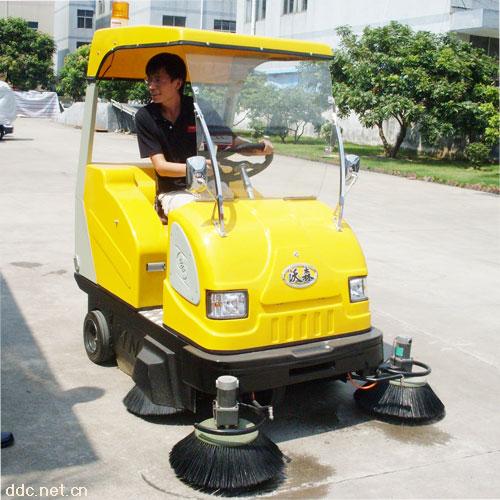 电动扫地车